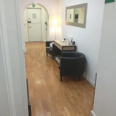 Laurina 9 House